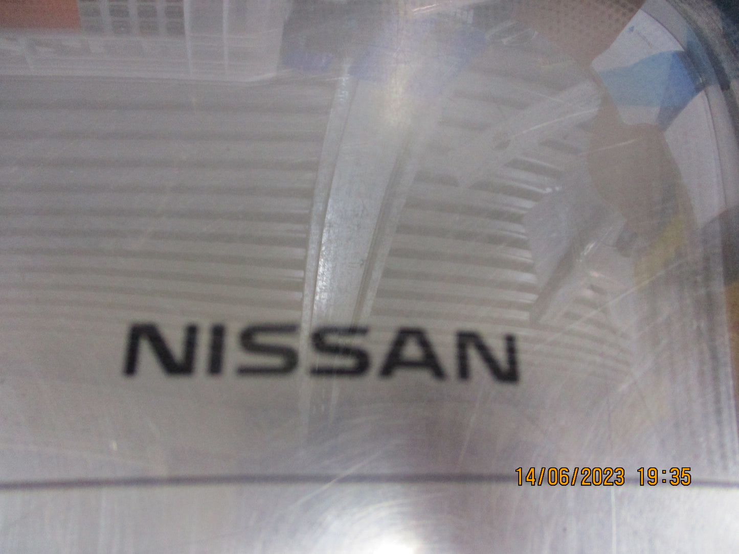 Nissan Navara D40M-R51 Parthfinder Genuine Passenger Front Weather Shield New Part