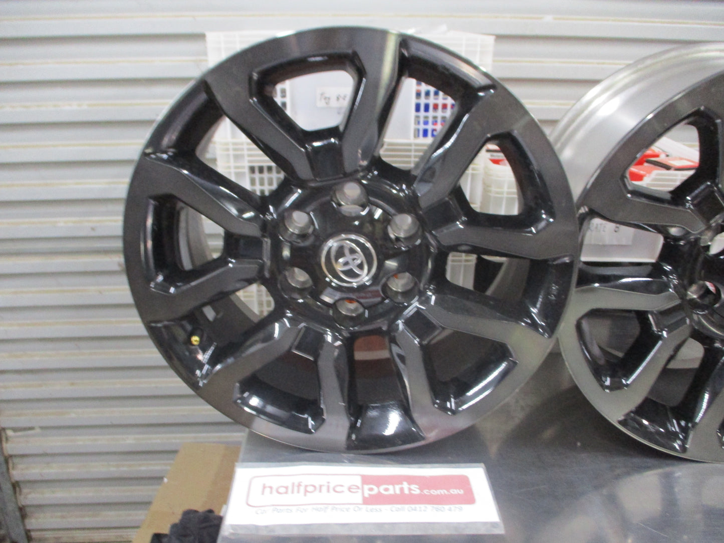 Toyota Hilux Rouge Genuine Set Of 5 Alloy Wheels Black Gloss 4 With Center Caps Taken Off New Vehicle