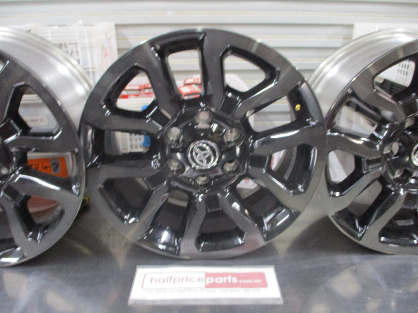 Toyota Hilux Rouge Genuine Set Of 5 Alloy Wheels Black Gloss 4 With Center Caps Taken Off New Vehicle