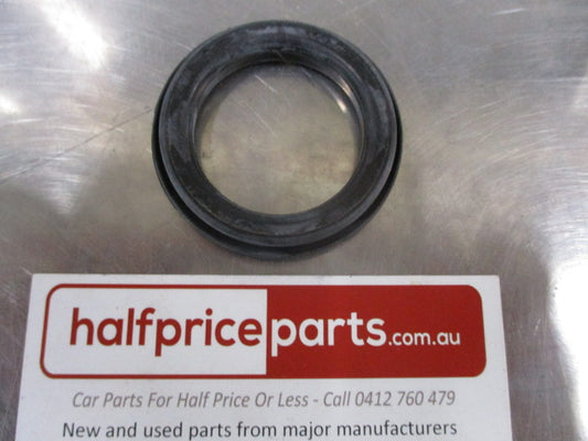 Mazda B2500/BT-50 Genuine Parking Brake Cable Grommet New Part