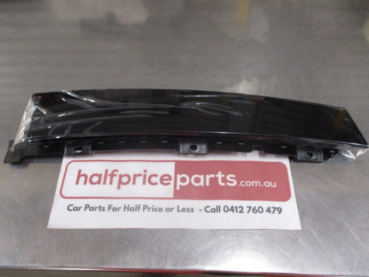 Ford Focus LW Genuine Left Hand B-Pillar Moulding New Part