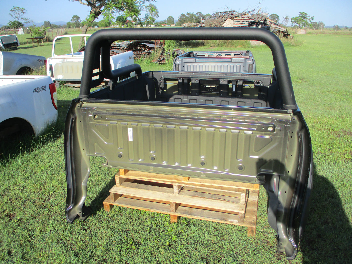 Great Wall Canon Dual Cab Genuine (Black) Tub (No Tail Lights) With Sports Bars 1 Small Mark Used Part