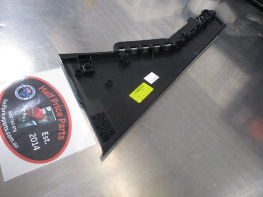 Kia Sorento Genuine Right Hand Rear Door Rear Frame Garnish New Part