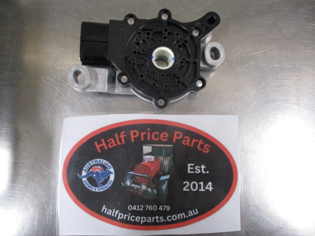 Hyundai/KIA Various Models Genuine Inhibitor Switch New Part