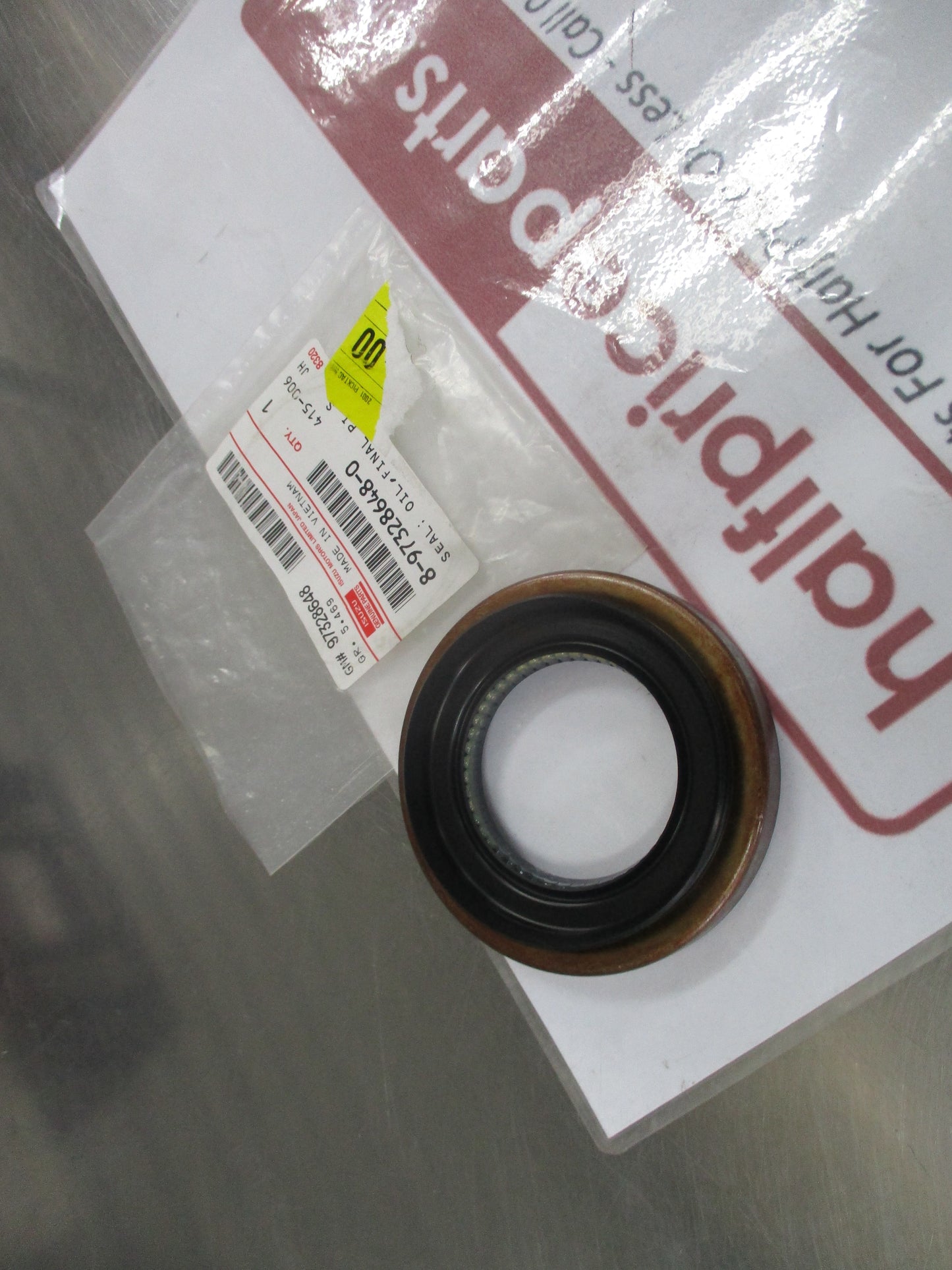 Isuzu NKR55 Genuine Rear Prop Shaft Oil Seal New