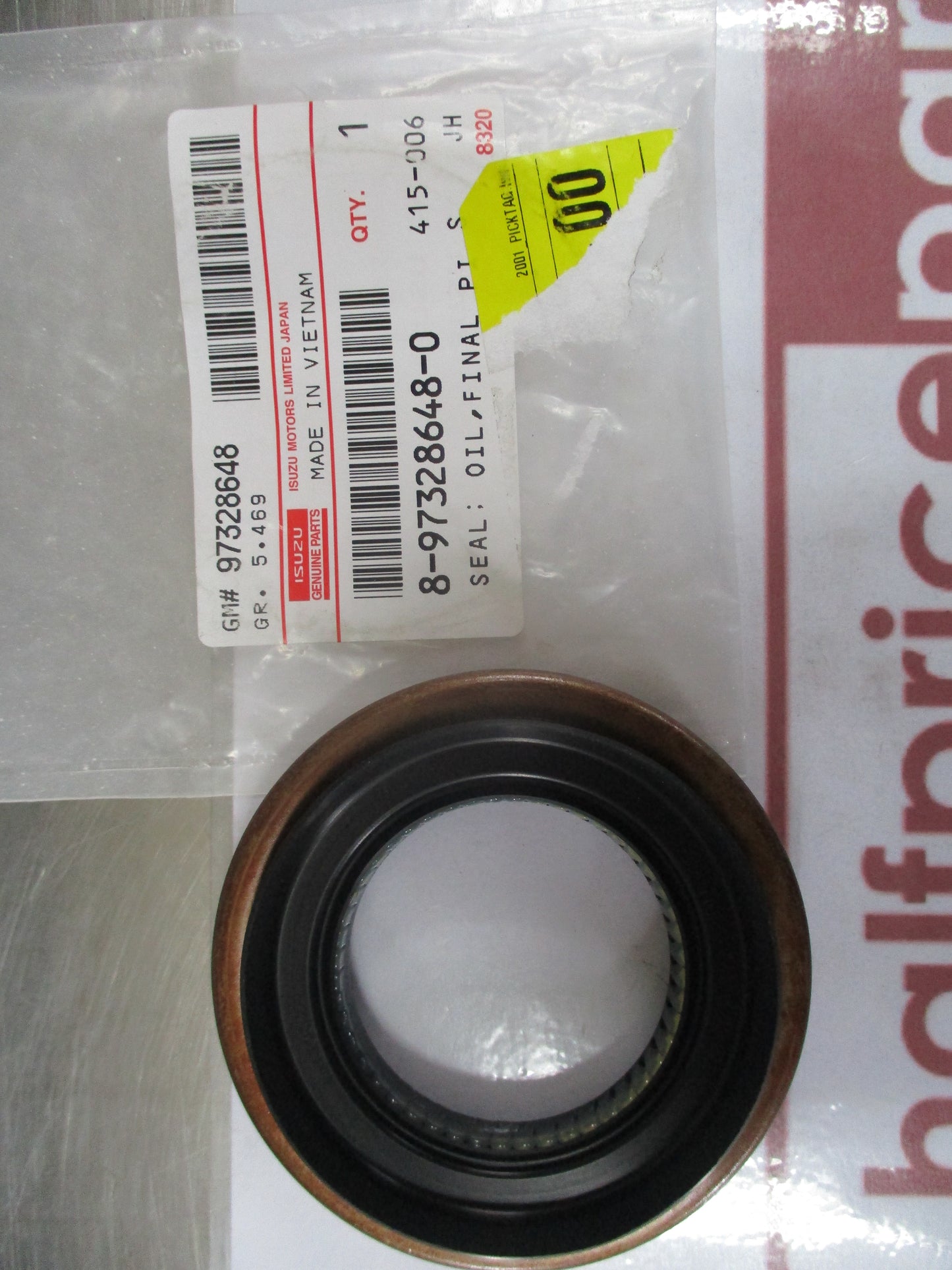 Isuzu NKR55 Genuine Rear Prop Shaft Oil Seal New