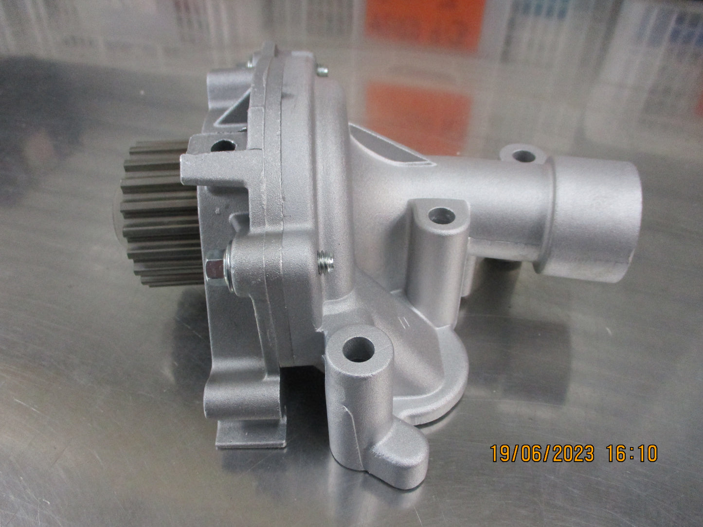 Peugeot 206-307-407/Citroen C4-C5-C8 Genuine Water Pump ASM New Part