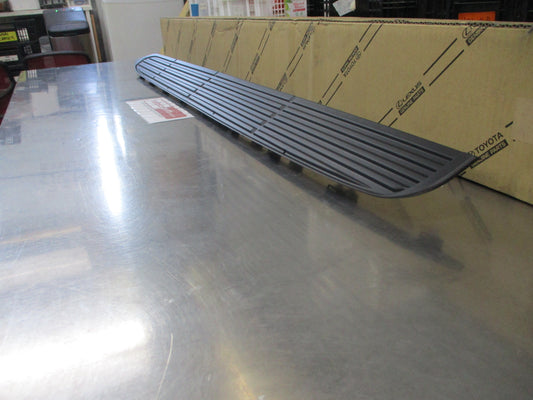 Toyota Landcruiser 300 Series Genuine Right Hand Side Step Plate New Part