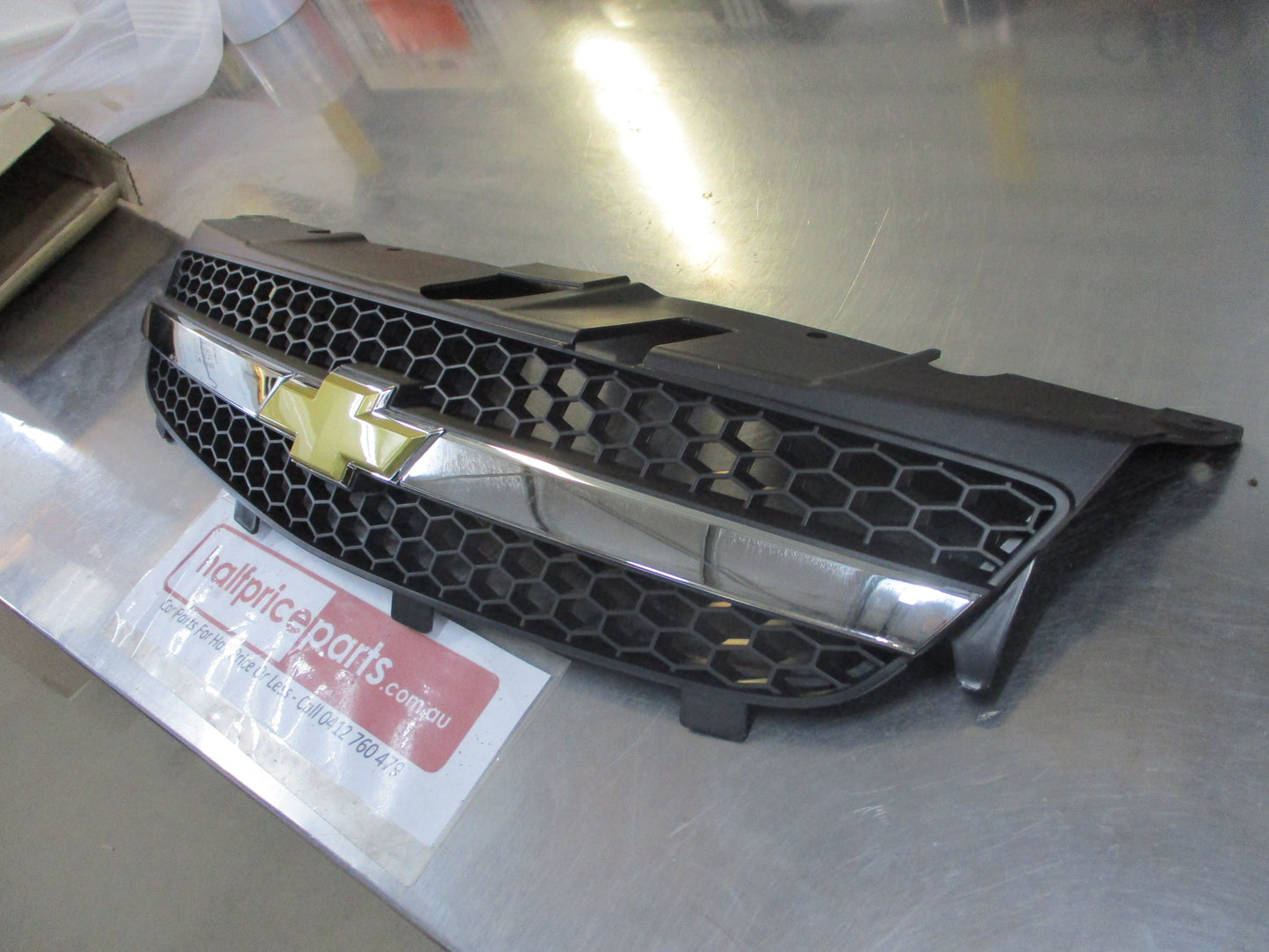 Holden VE SS/SSV/SV6 Series 1 Genuine Front Grille Chev Type New Part