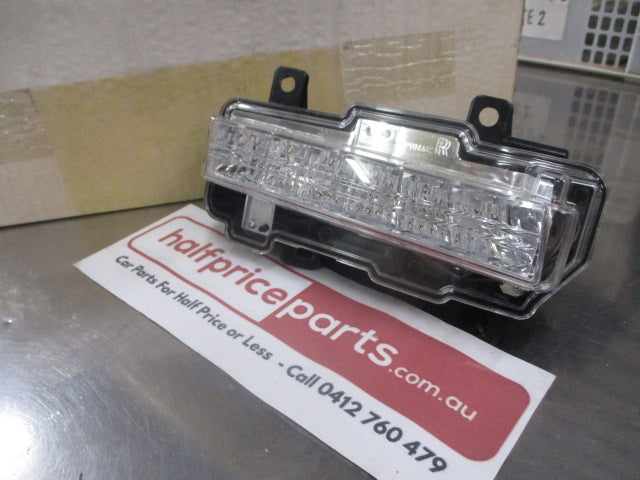 Mitsubishi Pajero Genuine Right Hand Front Side Marker Light New Part