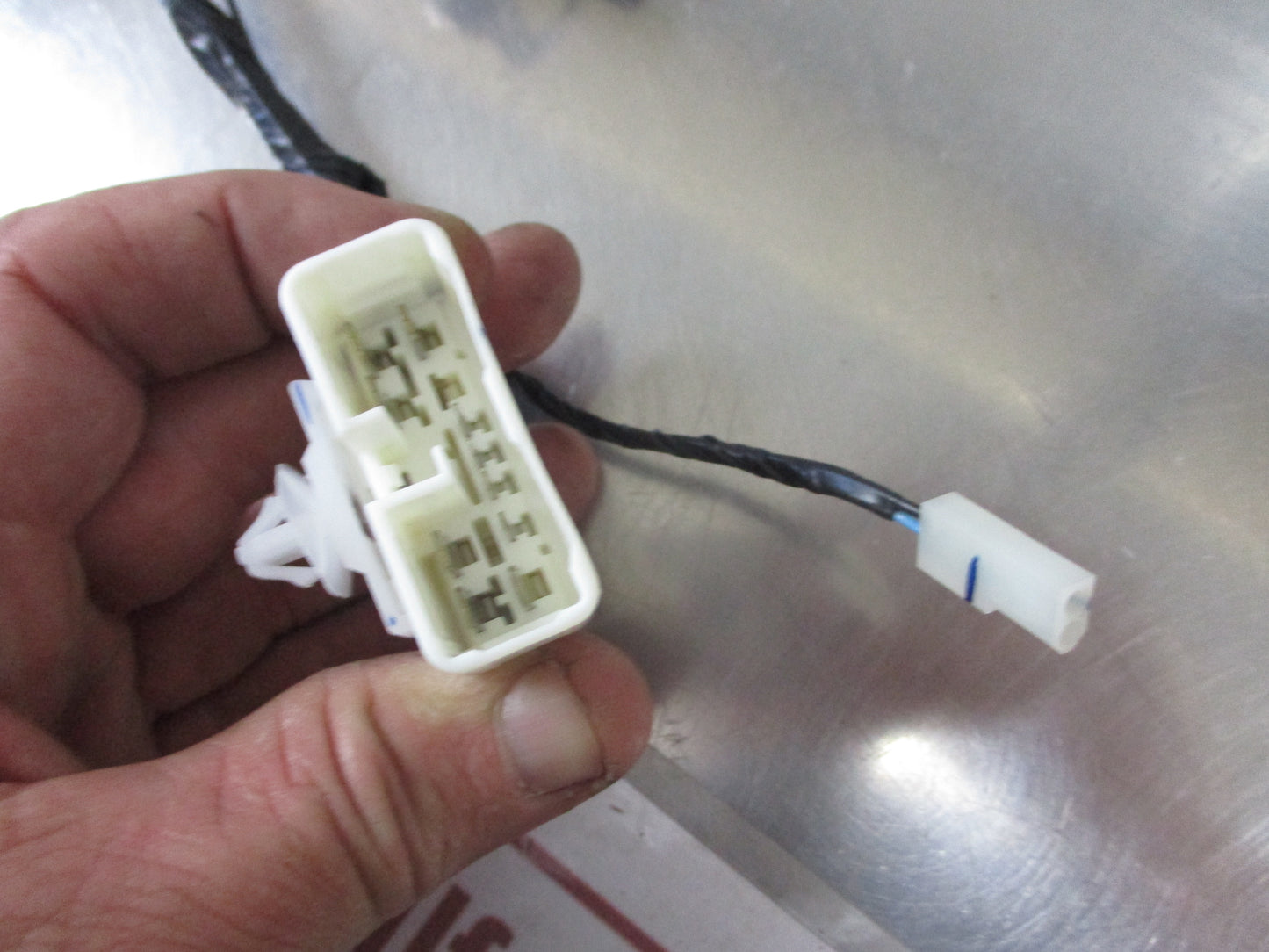 Holden VE Commodore Wagon Genuine Rear Tail Gate Wiring Assembly New Part