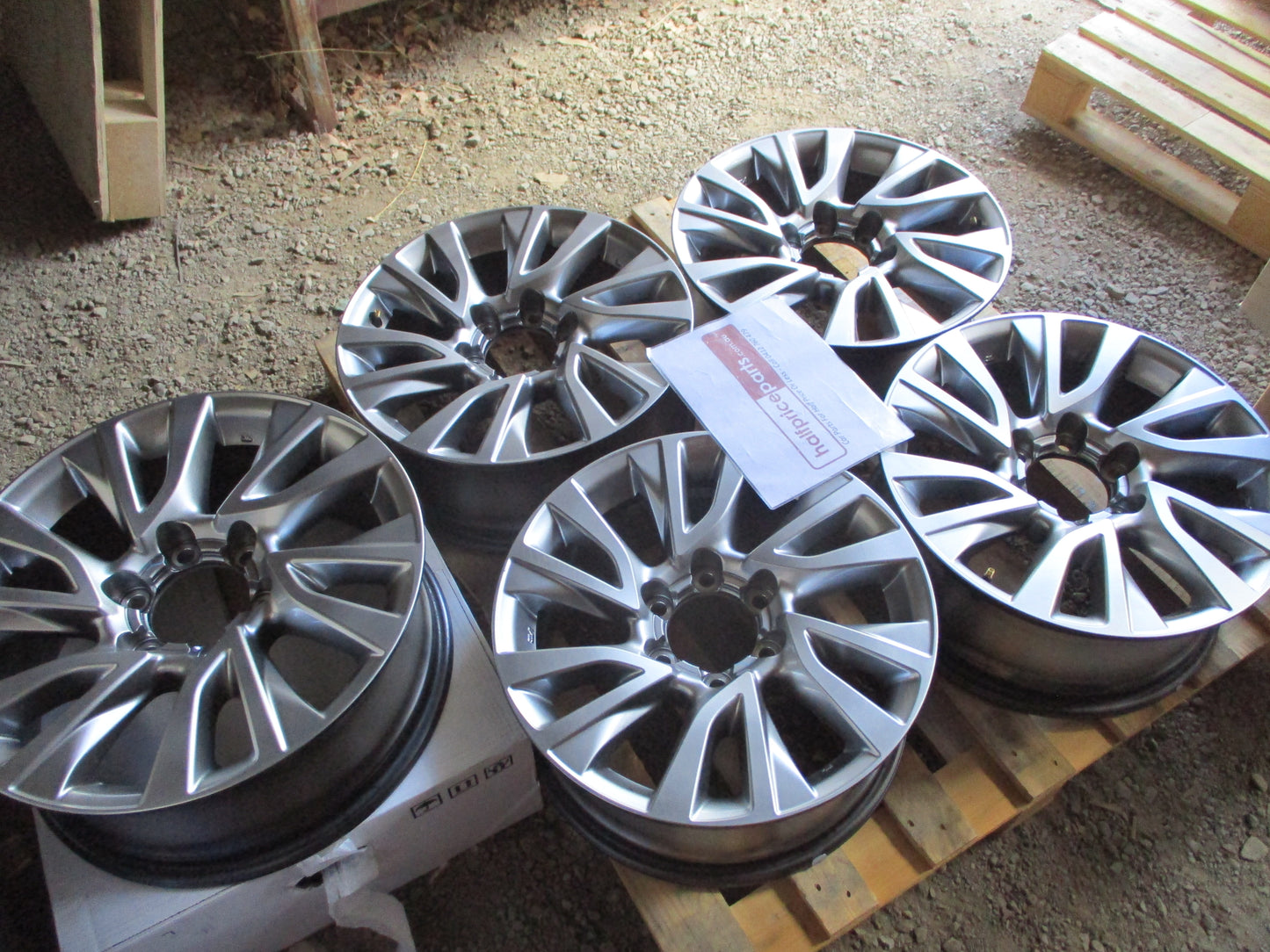 Toyota Fortuner/Hilux Genuine Set Of 5 Silver Alloy Wheels With Out Caps Used Part VGC