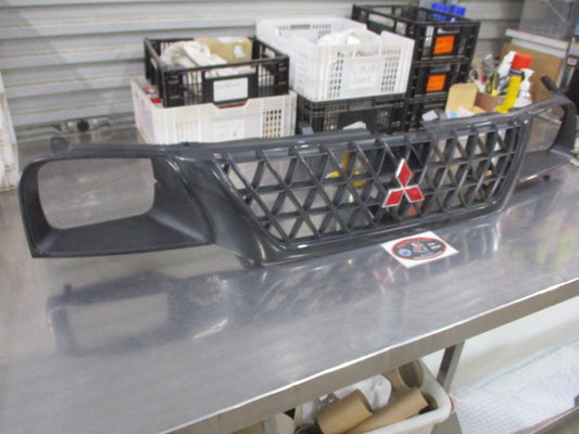 Mitsubishi Triton Genuine Front Grille Radiator Assembly New Part