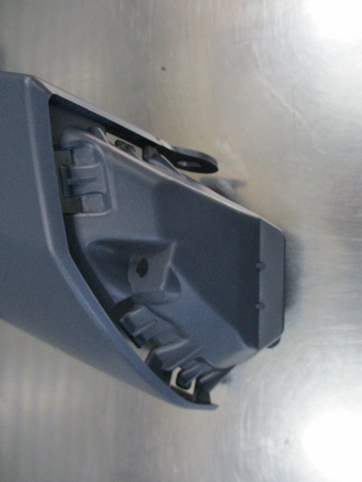 Land Rover Discovery 3 / 4 Genuine Wheel Front Left Wheel Arch Moulding New Part