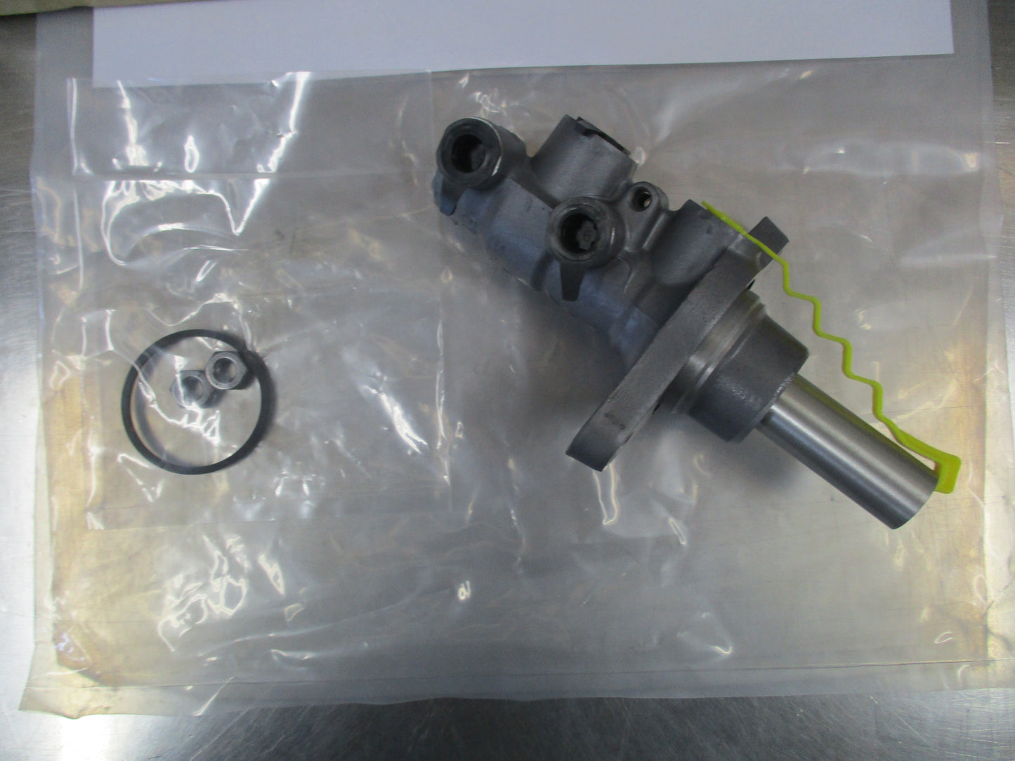 Mitsubishi Outlander Genuine Brake Master Cylinder New Part