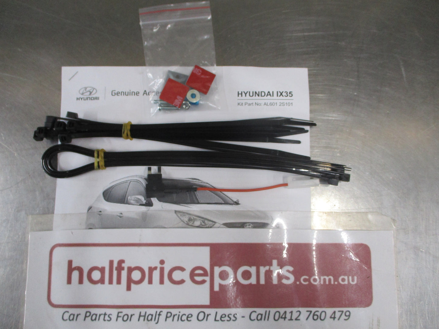 Hyundai IX35 LM2 Genuine Trailer Wiring Harness Kit 7 Pin Flat Plug New Part.