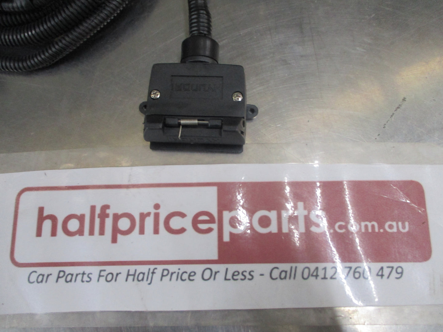 Hyundai IX35 LM2 Genuine Trailer Wiring Harness Kit 7 Pin Flat Plug New Part.