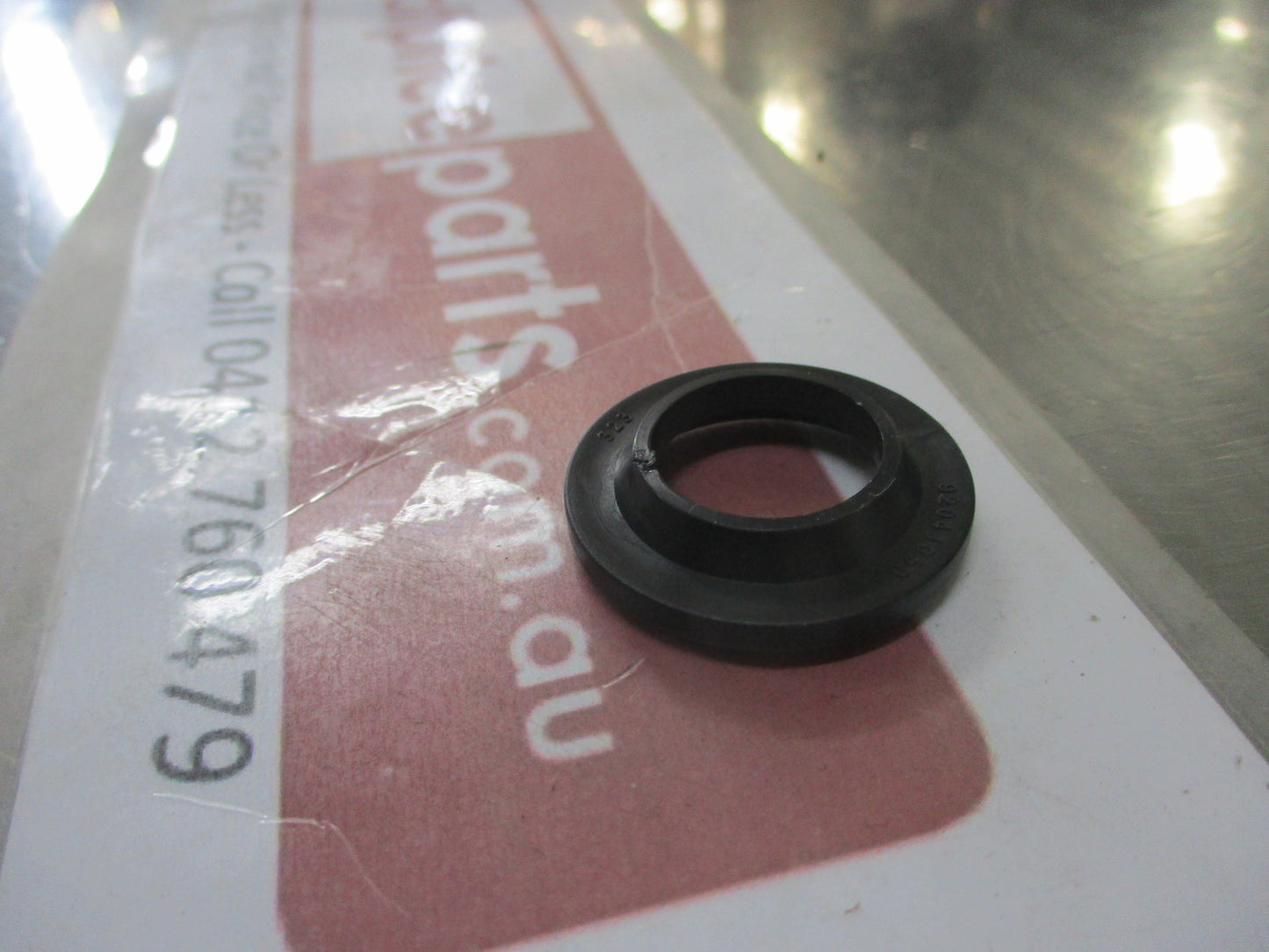 Holden VN-VP-VR-VS-VT-VX-VY-VZ Commodore Genuine Window Winder Handle Washer New Part