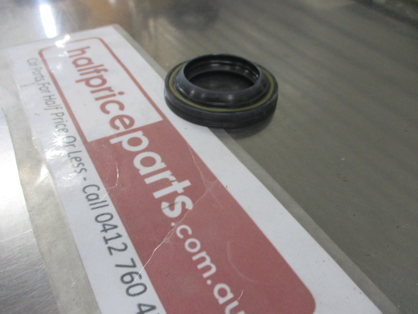 Holden VT-VX-VY-VZ Crewman Genuine Rear Axle Seal New Part