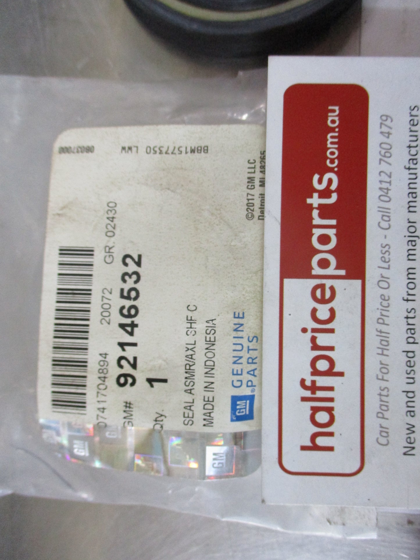Holden VT-VX-VY-VZ Crewman Genuine Rear Axle Seal New Part