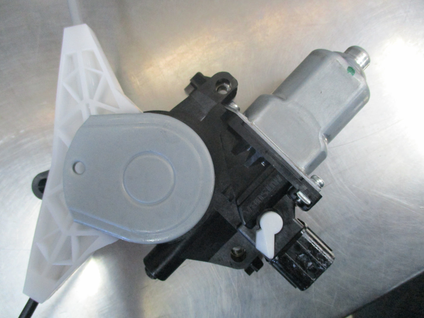Subaru Outback Genuine Front Right Window Regulator New Part
