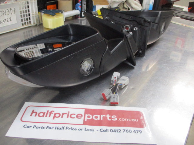 Ford Ranger PX3 Wildtrak Genuine Door Mirror With Blinker Auto Fold (Right/Left) 8 Pin Plug Used Part VGC