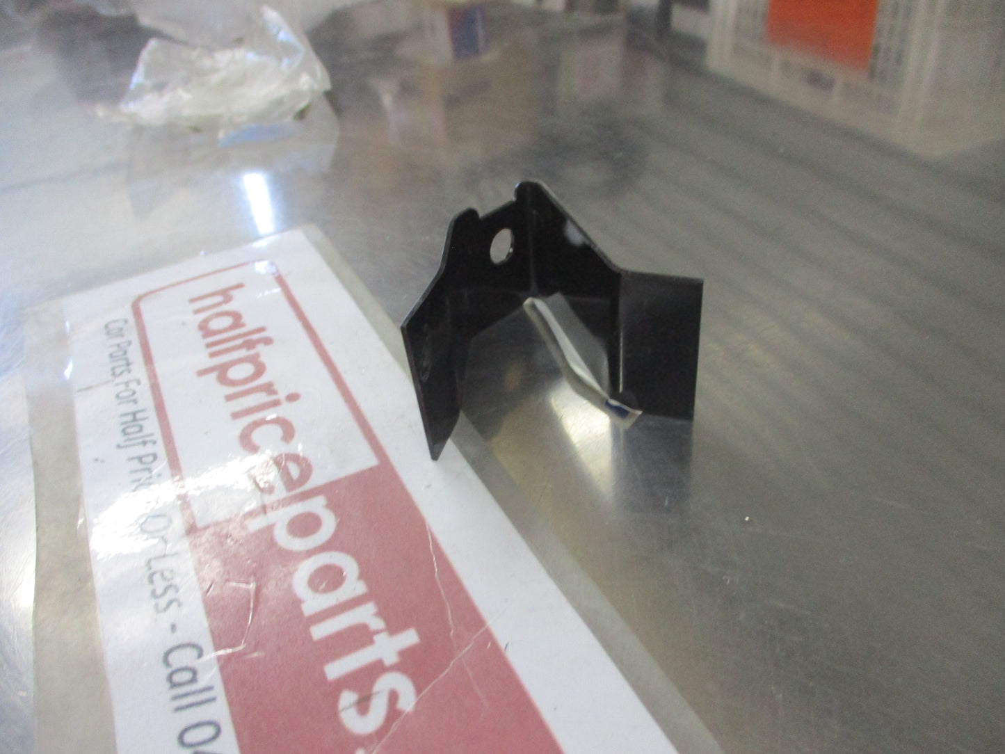 Holden Monaro Genuine Front Right Hand Guard Bracket New Part