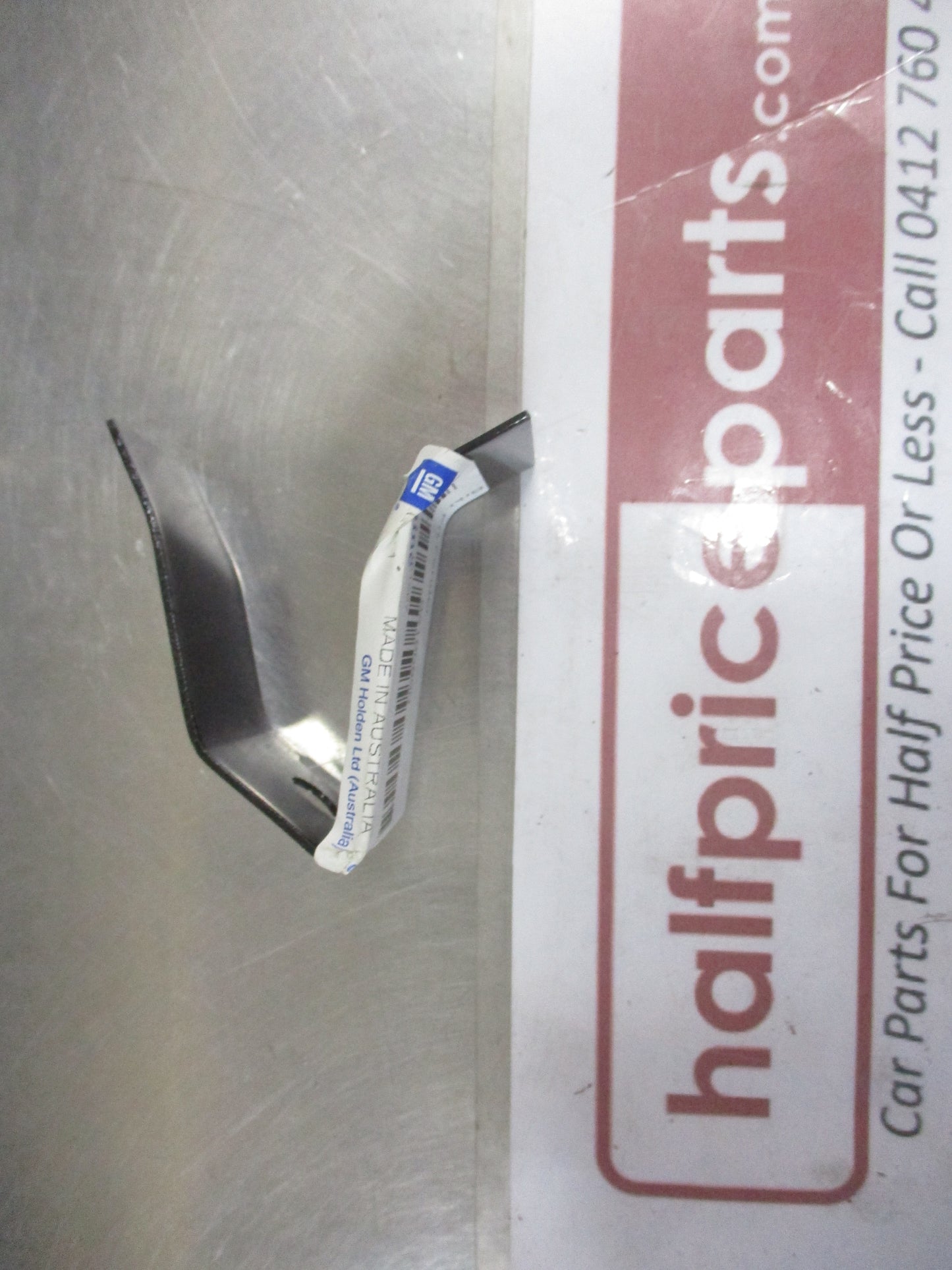 Holden Monaro Genuine Front Right Hand Guard Bracket New Part