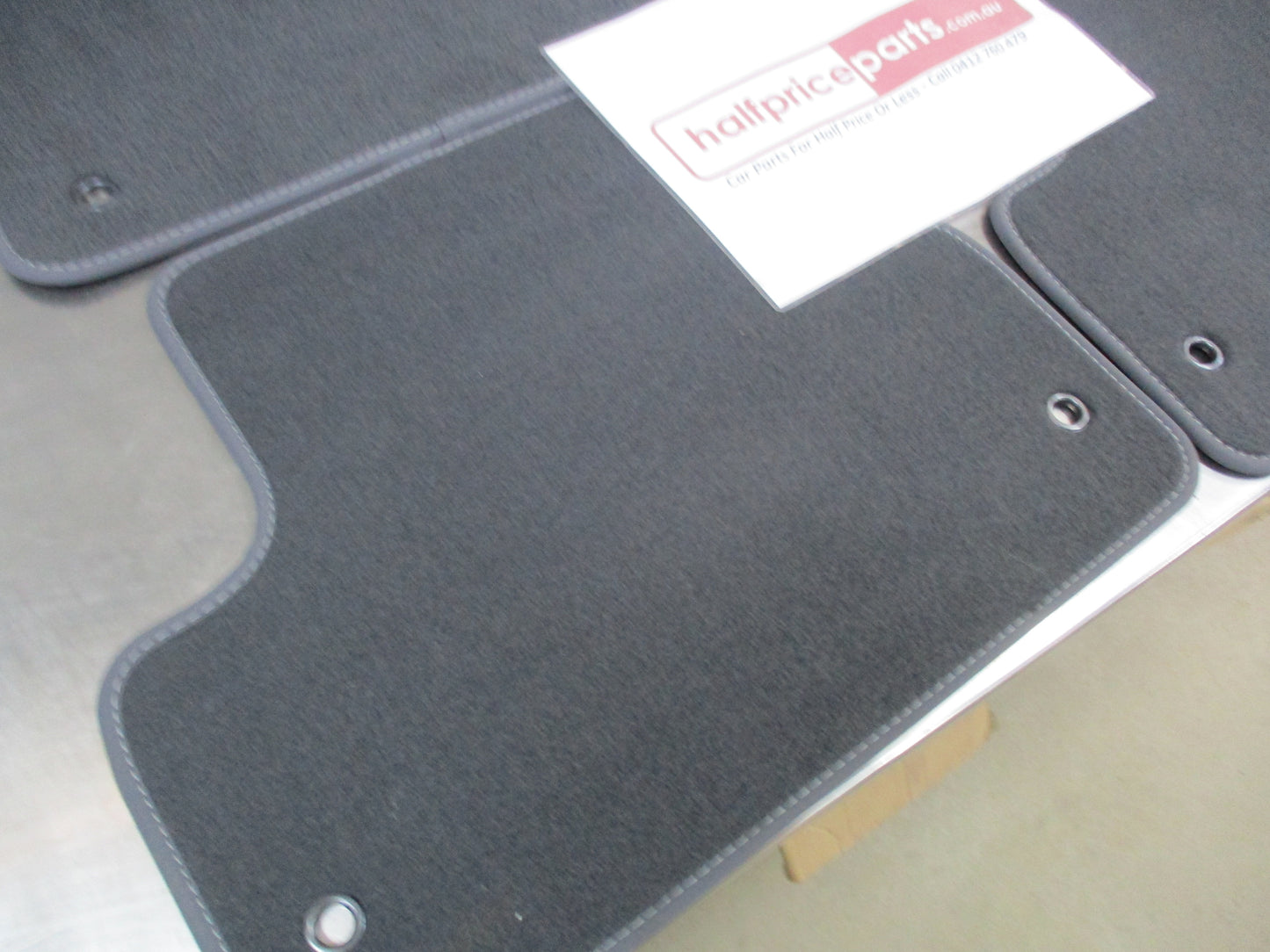 Land Rover Evoque Genuine Grey Carpet Mat Set New Part