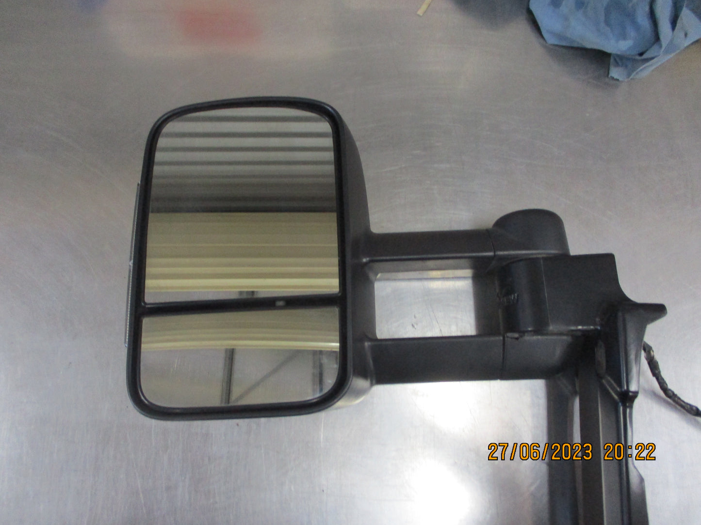 Clear View Left Hand Tow Mirror Suits Toyota Landcruiser 70-75-76-78-79 Series Used Part