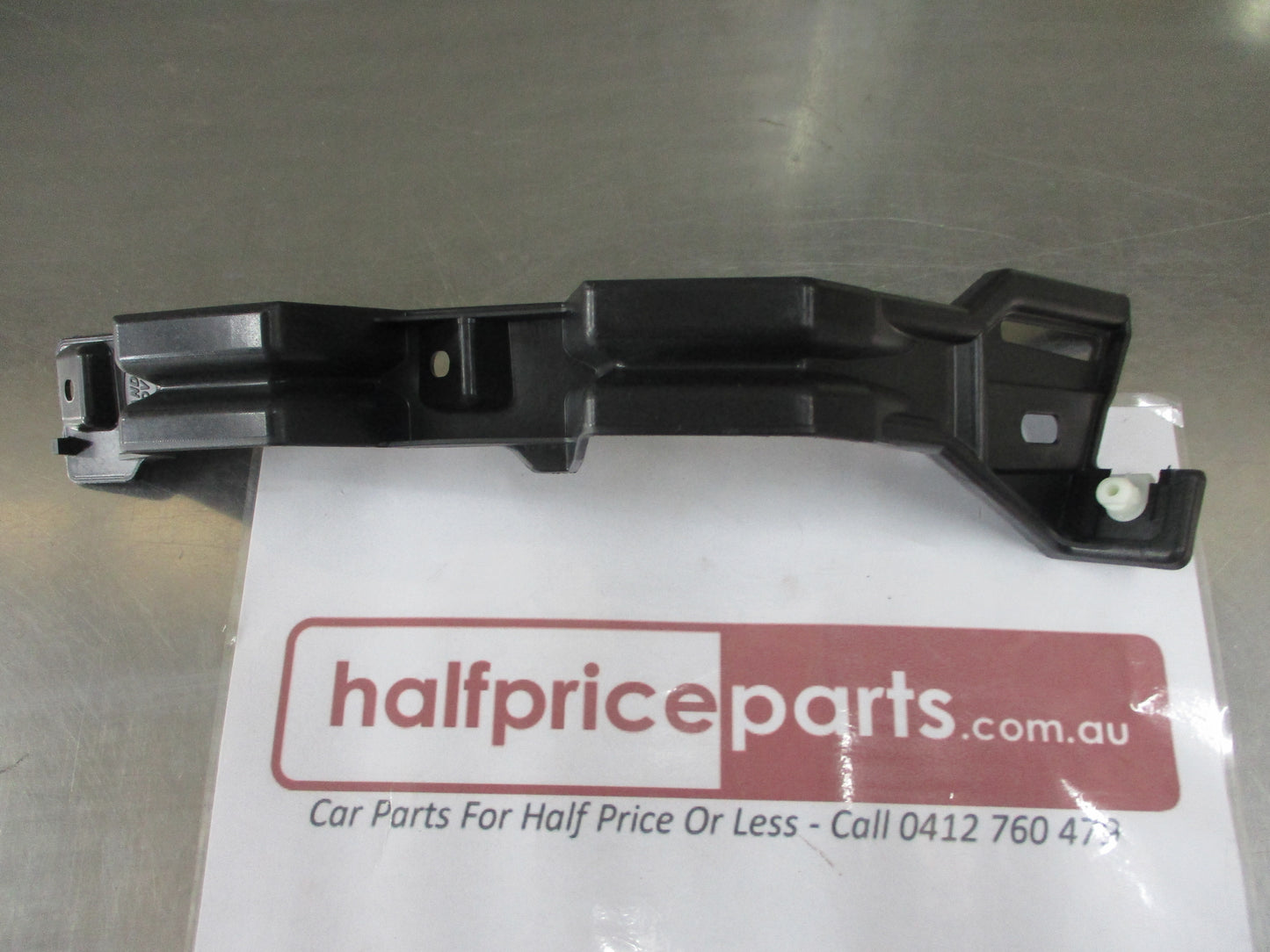 Land Rover Discovery 3 Genuine Left Hand Front Bumper Bracket New Part