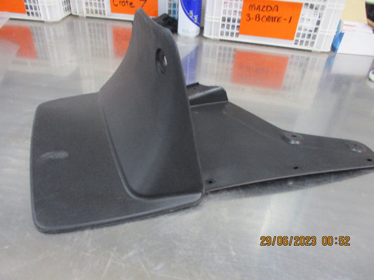 Toyota Landcruiser 100 Series Genuine Right Hand Rear (Drivers) Mud Flap New Part