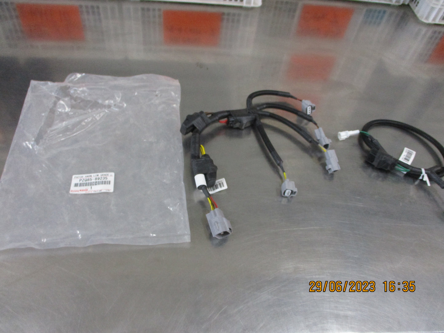 Toyota Hilux SR-Workmate Genuine Bull Bar Patch Wiring New Part