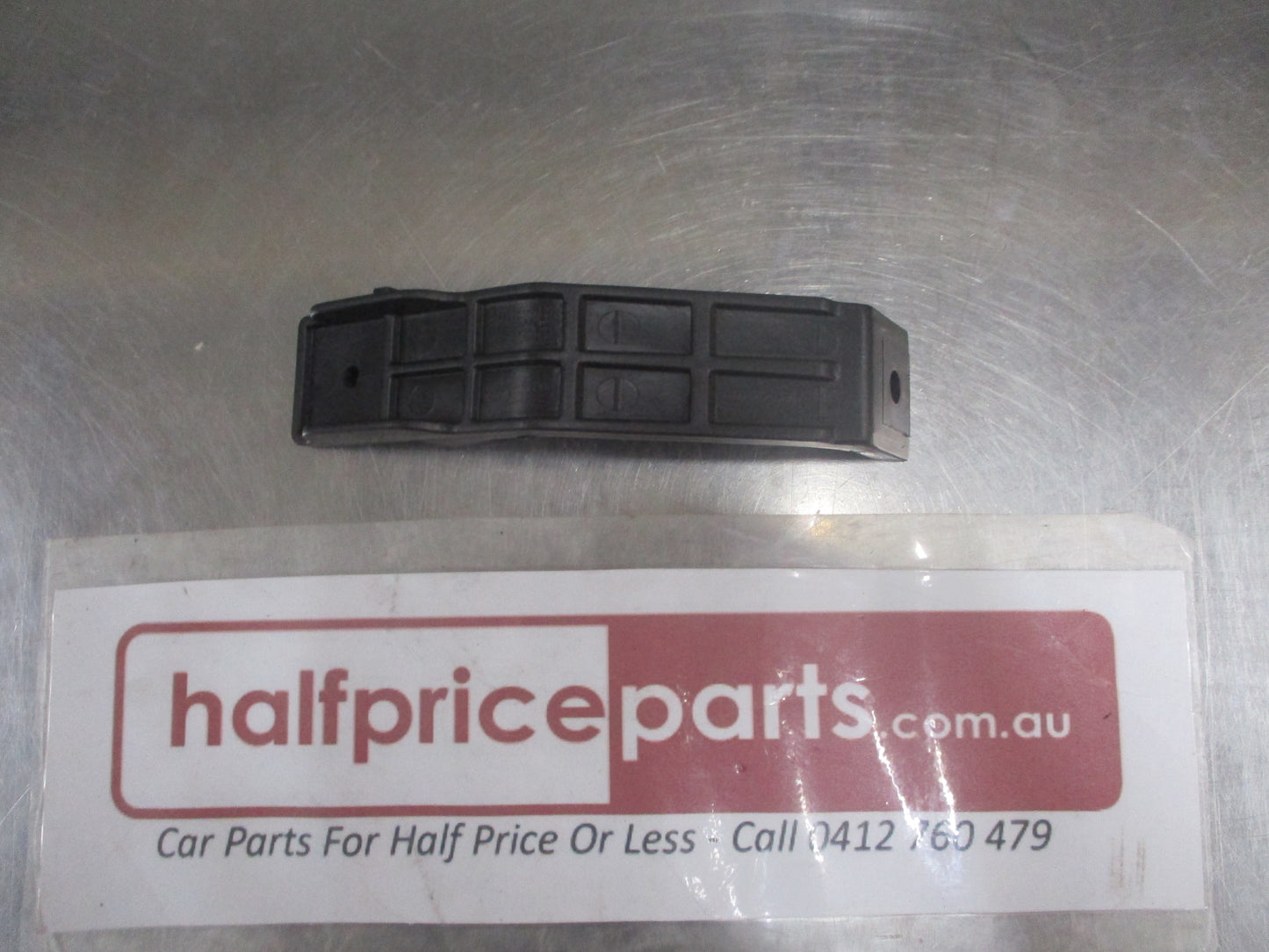 Hyundai Elantra Genuine Rear Lower Bumper Impact Bar Bracket New Part