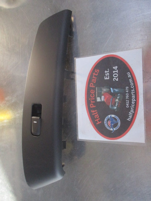 Hyundai IX35 Genuine Front Passenger Power Window Switch/Bezel New Part