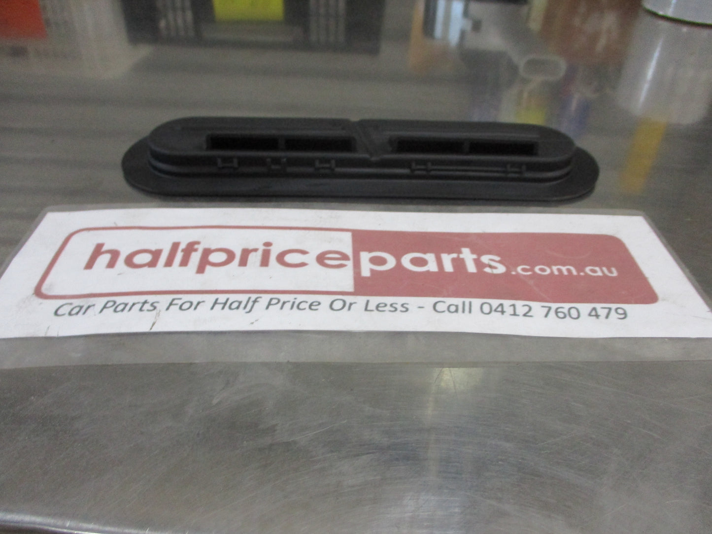 Holden HSV E2 GTS VE Commodore Genuine Passenger Side Lower Bonnet Scoop Rubber New Part