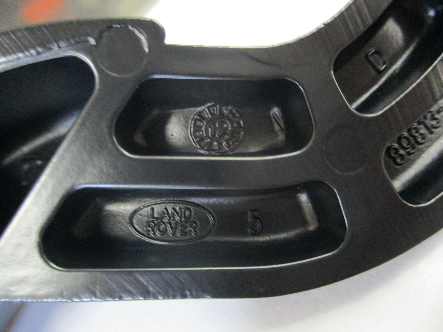 Range Rover Sport Genuine Passenger Front Wiper Arm New Part