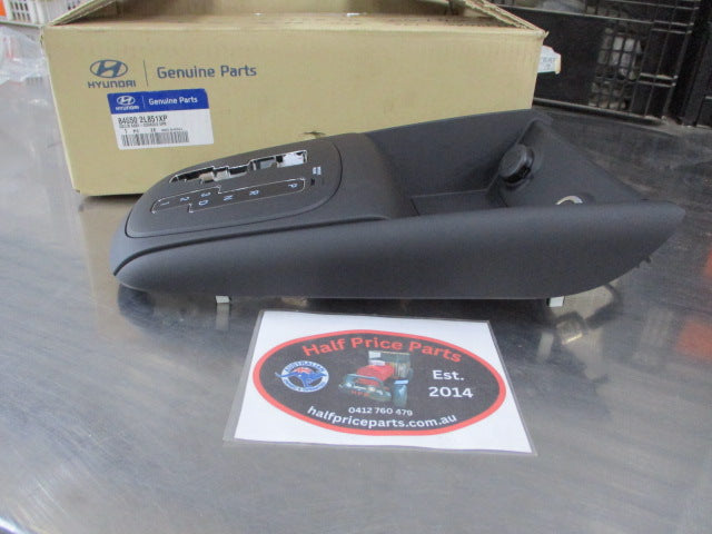 Hyundai i30 Genuine Auto Gear Shift Console Trim (Black) New Part