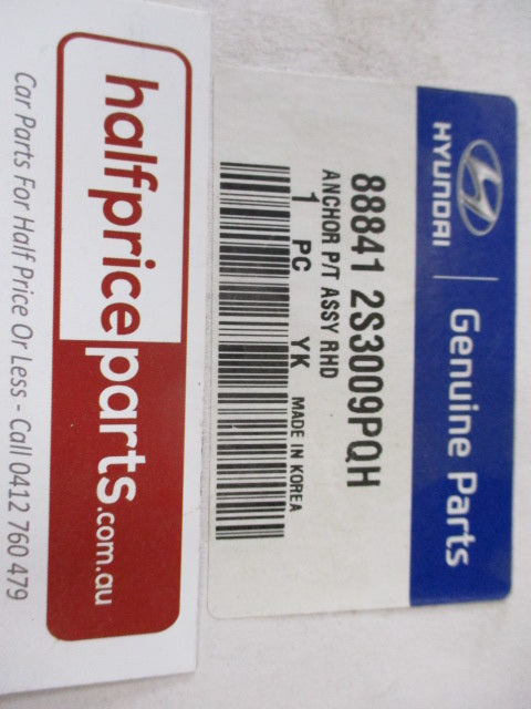 Hyundai iX35 Genuine Right Hand Seat Belt Pretensioner New Part