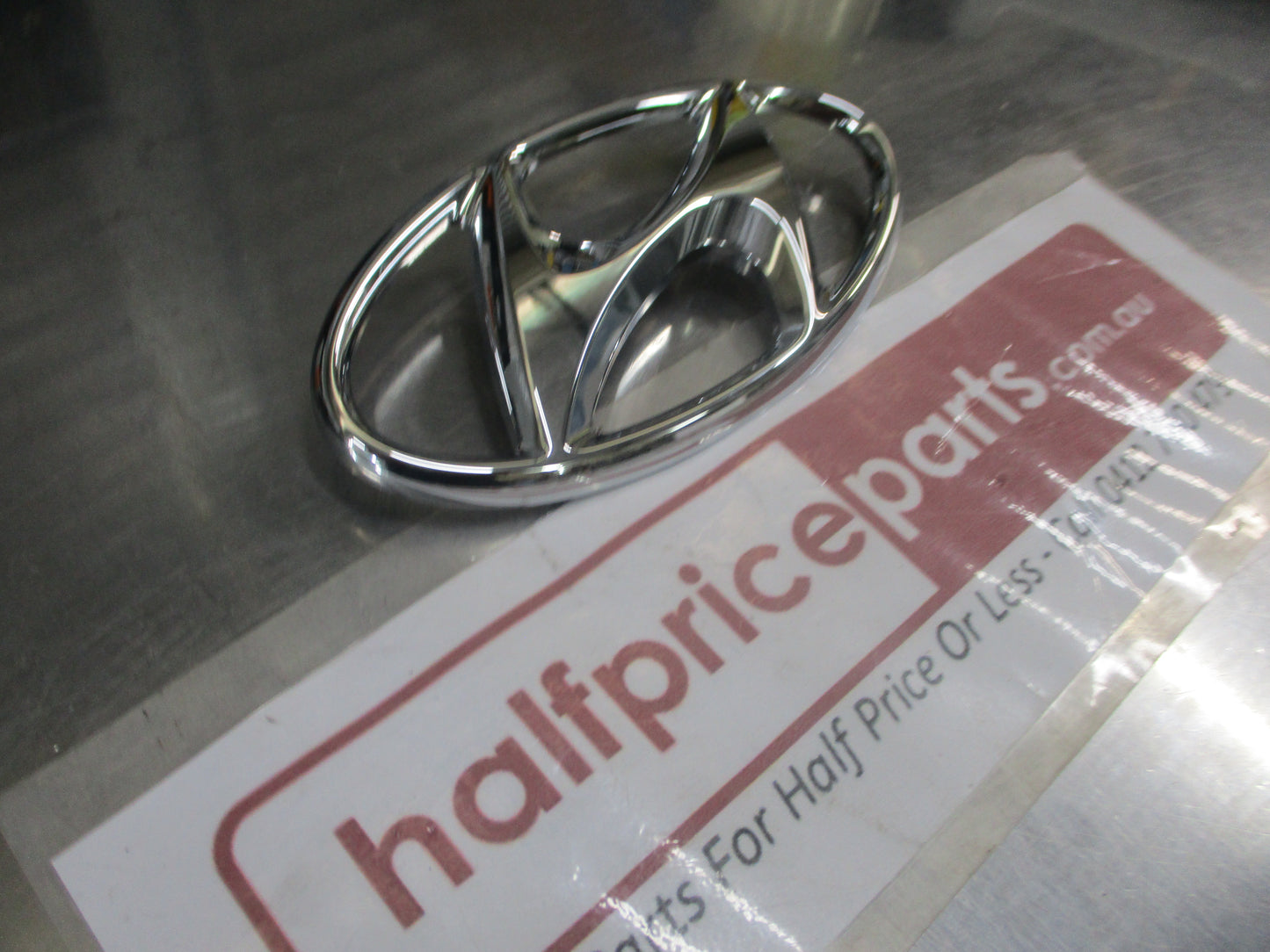 Hyundai Elantra Genuine Chrome Front Grille Emblem New Part