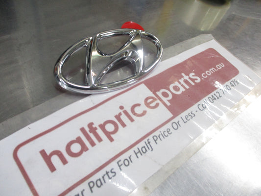 Hyundai i40 Genuine Chrome Boot Lid Emblem New Part