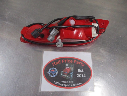 Hyundai Santa Fe Genuine Left Hand Rear Bumper Reflector New Part