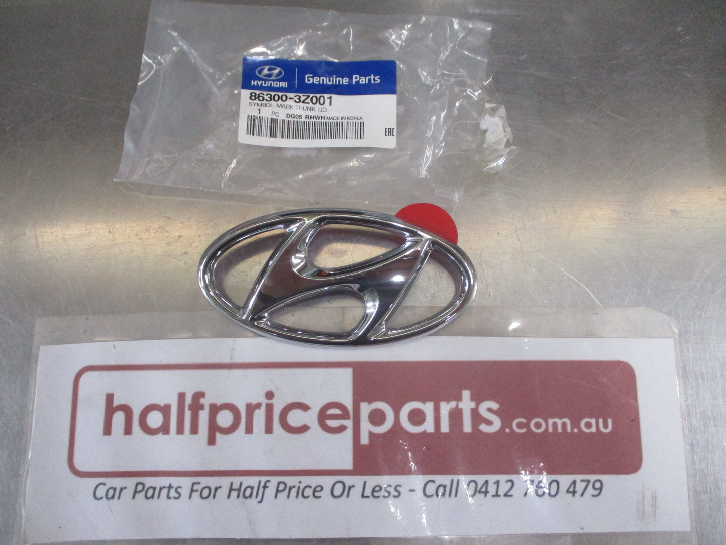 Hyundai i40 Genuine Chrome Boot Lid Emblem New Part