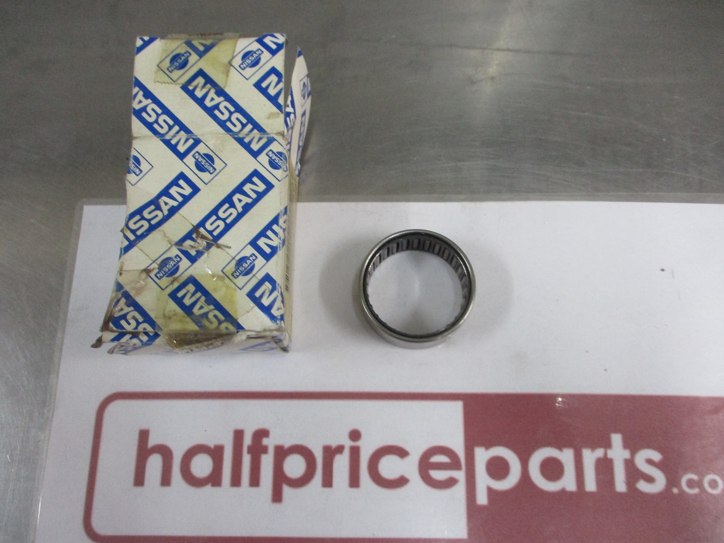Nissan MQ-GQ-GU Patrol Genuine Front Axel Spindle Bearing New Part