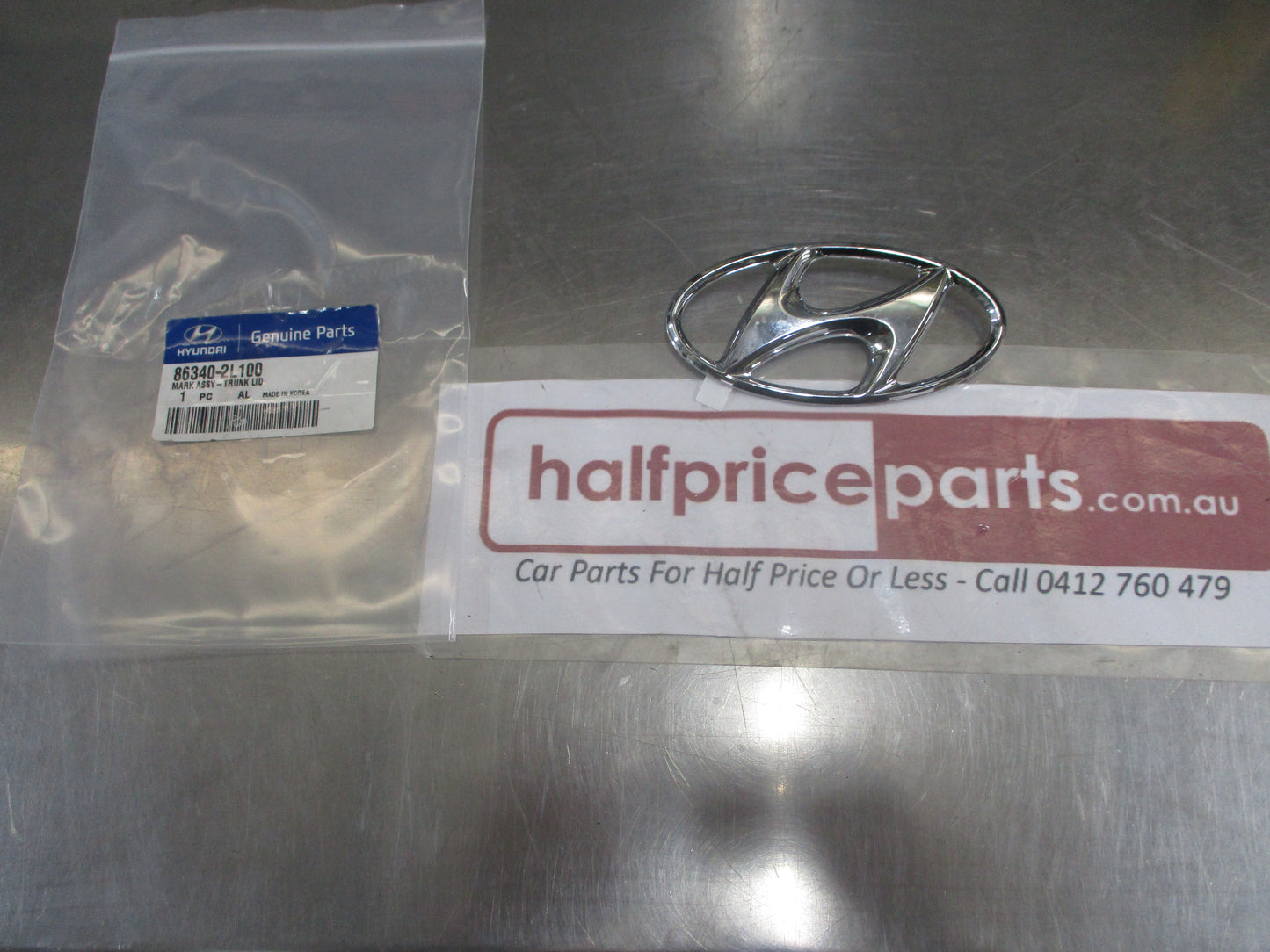 Hyundai Elantra Genuine Rear Chrome Boot Lid Emblem New Part
