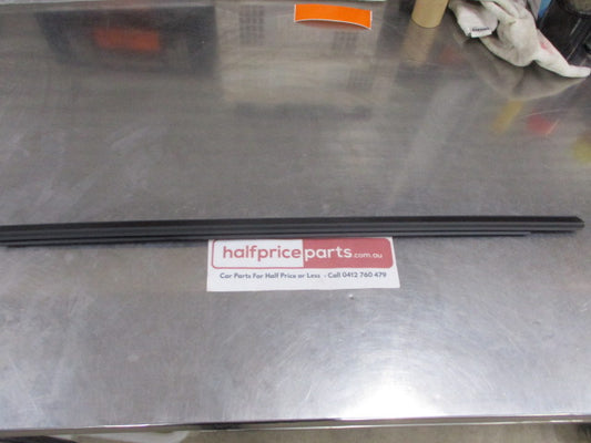 Mitsubishi Pajero Genuine Right Hand Front Door Belt Line Window Moulding New Part