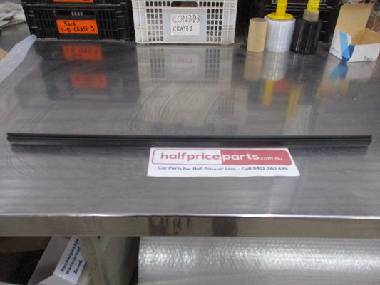 Mitsubishi Pajero Genuine Right Hand Rear Side Moulding New Part