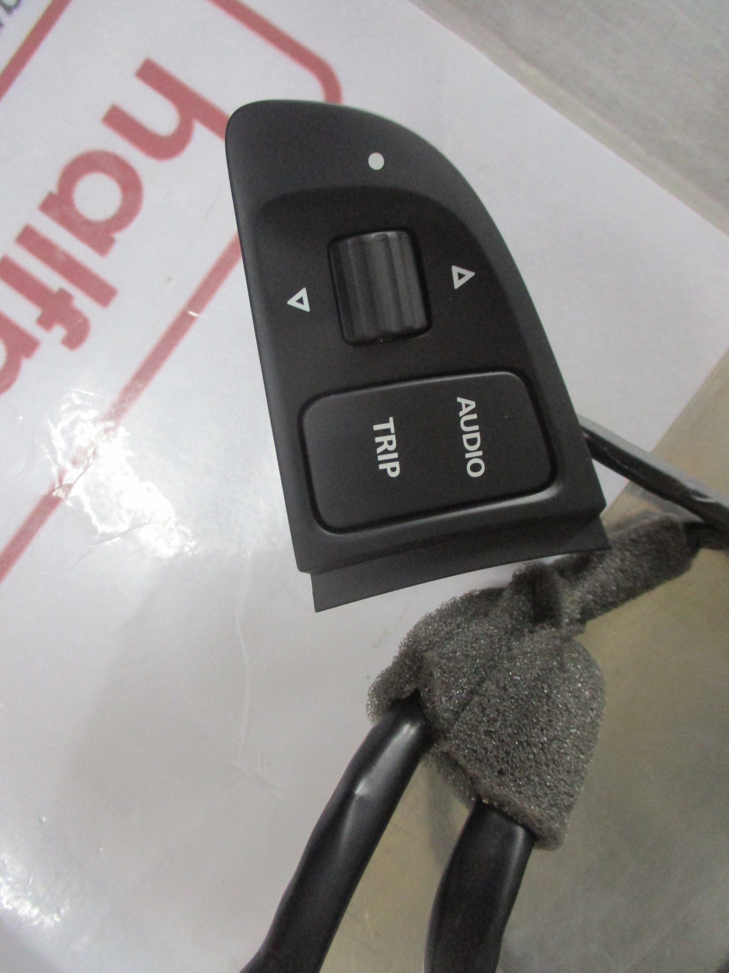 Holden VE Commodore WM Statesman Genuine Steering Wheel Controls New Part