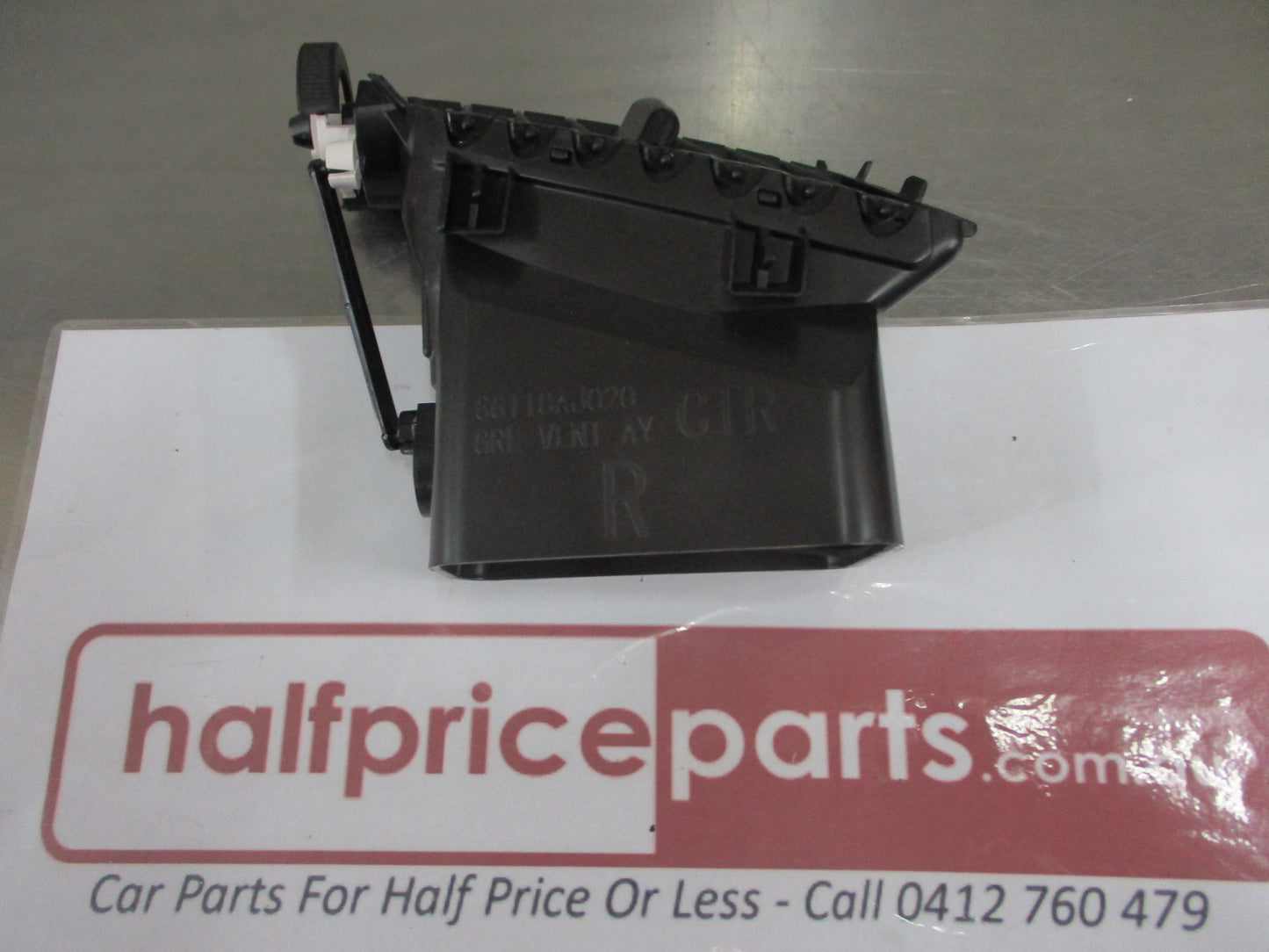 Subaru Outback-Legacy Genuine Drivers Center Vent New Part