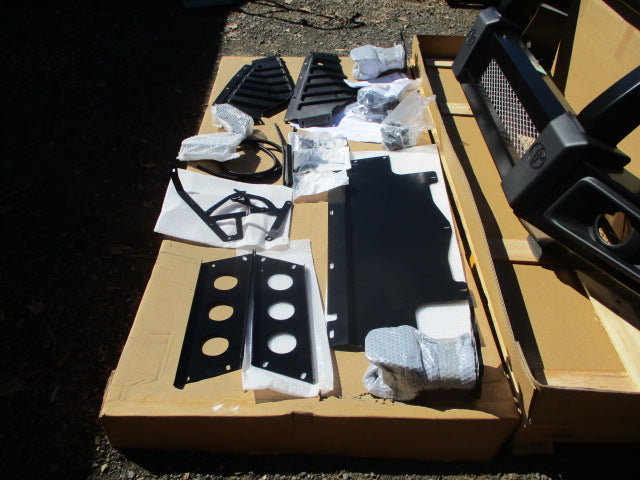 Toyota Landcruiser Prado GXL Genuine Alloy Bull Bar With Fog Light Holes Complete Kit New Part